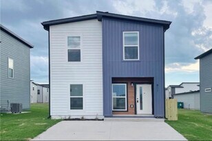 811 Arctic Ave in Centerton, AR - Building Photo