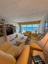 4636 El Mar Dr in Lauderdale-by-the-Sea, FL - Foto de edificio - Building Photo
