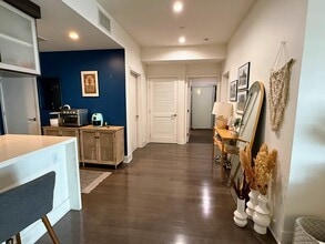 1700 Sawtelle Blvd, Unit 208 in Los Angeles, CA - Building Photo - Building Photo