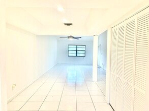 1647 Cabot Ln-Unit -A10 in Wellington, FL - Building Photo - Building Photo