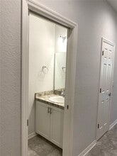 1050 Grantham Dr in Sarasota, FL - Building Photo - Building Photo