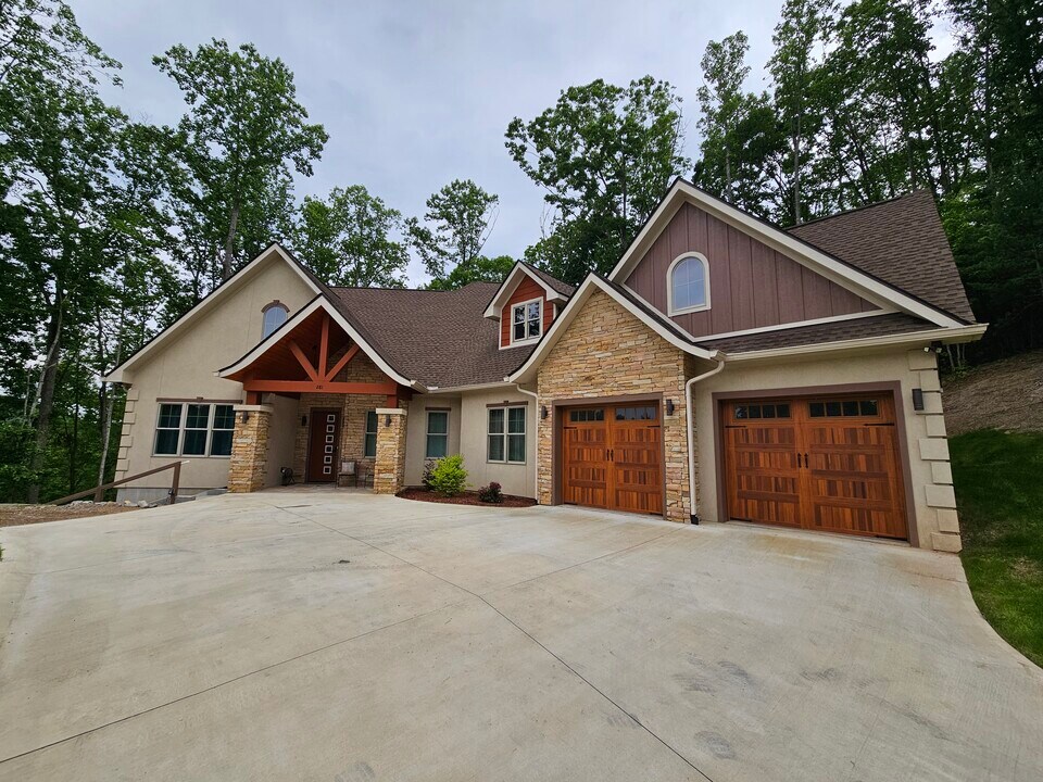 281 Judson Ridge Rd in Arden, NC - Building Photo