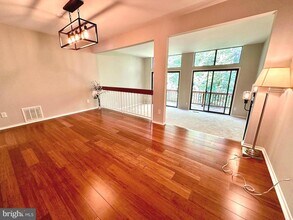 1526 Scandia Cir in Reston, VA - Building Photo - Building Photo