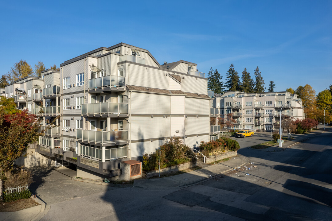 Claridge Court in Surrey, BC - Building Photo