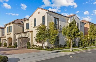 117 Montero in Irvine, CA - Building Photo - Building Photo