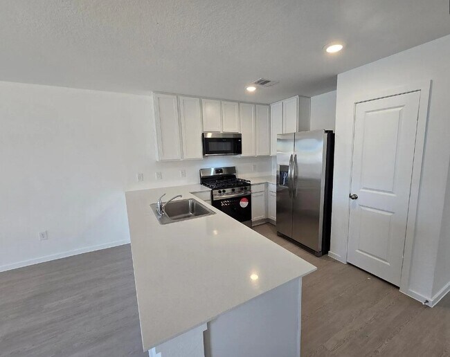 430 Southern Magnolia Wy in Magnolia, TX - Building Photo - Building Photo