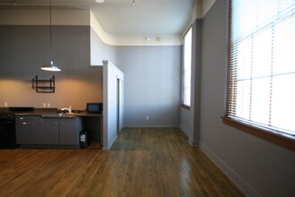 100 Broadway Blvd NE in Albuquerque, NM - Building Photo - Building Photo