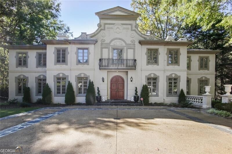 2760 Carmon on Wesley NW in Atlanta, GA - Building Photo
