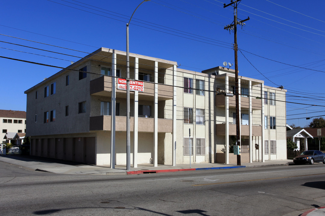 2901 E 10th St in Long Beach, CA - Building Photo