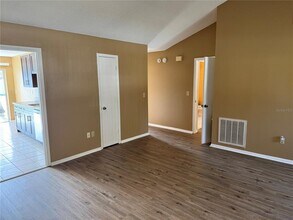 3433 Laurel Dale Dr in Tampa, FL - Building Photo - Building Photo