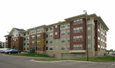 Linden Place Apartments in New Hope, MN - Building Photo - Building Photo