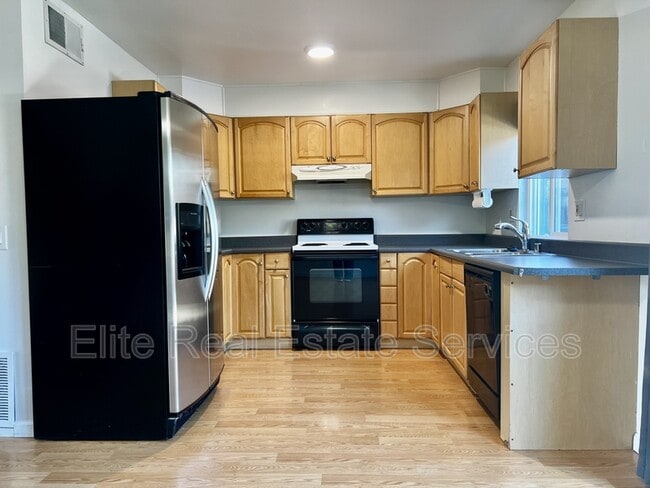 property at 10633 Aristocrat Ct