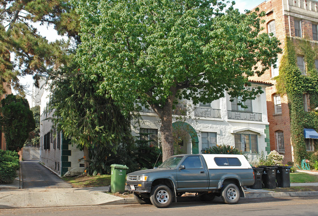 621 S Cloverdale Ave in Los Angeles, CA - Building Photo - Building Photo