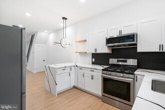 2117 S Alden St in Philadelphia, PA - Building Photo - Building Photo