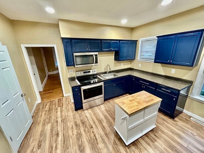 65 Clifton Ave in Brockton, MA - Building Photo - Building Photo