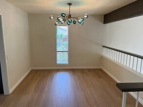 3304 Caminito Eastbluff in San Diego, CA - Building Photo - Building Photo