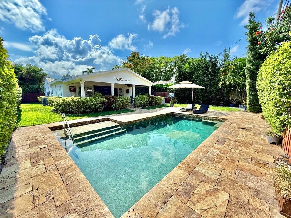 510 NE 8th Ave in Fort Lauderdale, FL - Building Photo
