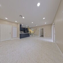 8725 W Flamingo Rd in Las Vegas, NV - Building Photo - Building Photo