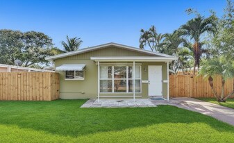 227 NE 24th Ave in Pompano Beach, FL - Building Photo