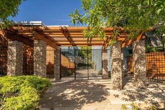 Californian Villas in Concord, CA - Foto de edificio - Building Photo