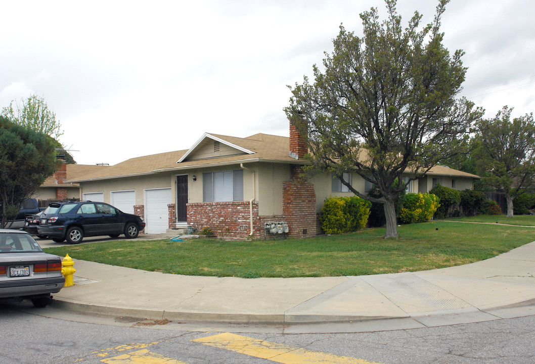 19315 Sorenson Ave in Cupertino, CA - Building Photo