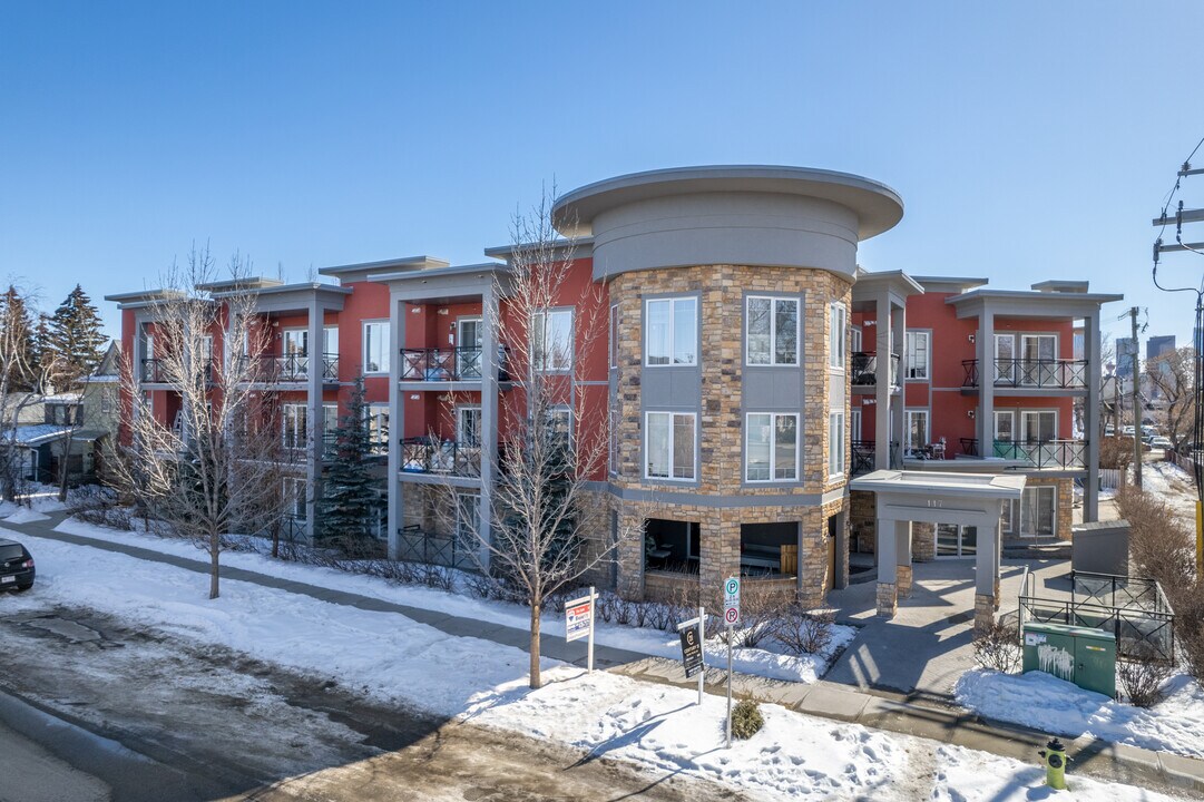 117 19 Ave NE in Calgary, AB - Building Photo