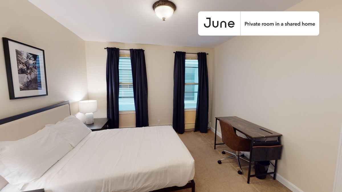 Private bedroom in 3 bed/1 bath Home in Boston, MA - Building Photo