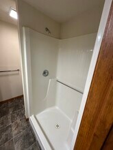 809 2nd Ave NE in Waverly, IA - Building Photo - Building Photo