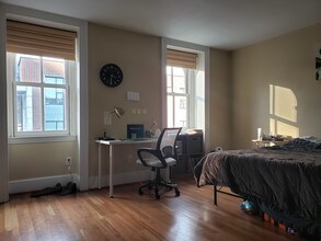 3422 Sansom St, Unit 3F in Philadelphia, PA - Foto de edificio - Building Photo
