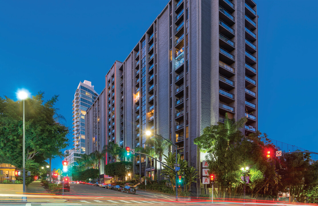 Vera Cortez Hill in San Diego, CA - Building Photo