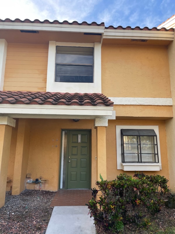 3702 Coral Tree Cir in Coconut Creek, FL - Foto de edificio - Building Photo