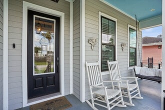 5280 Warrington Dr in New Orleans, LA - Building Photo - Building Photo