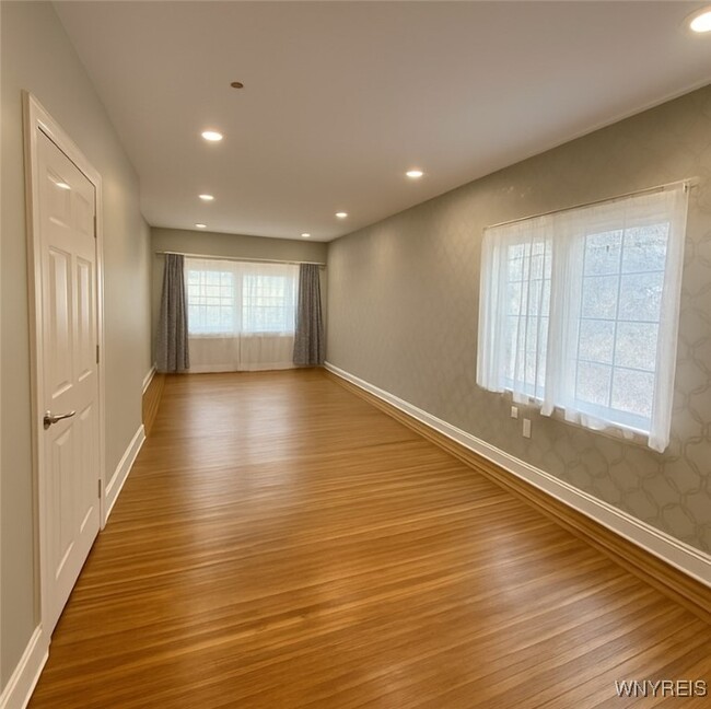 property at 11 Baynes St