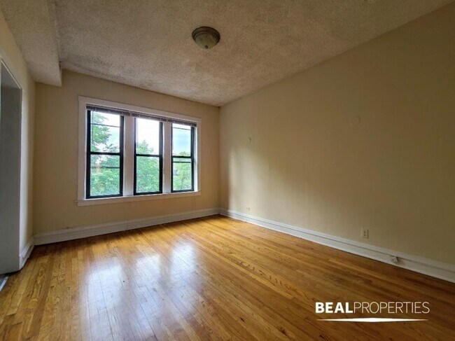 3523 N Racine Ave in Chicago, IL - Building Photo - Building Photo