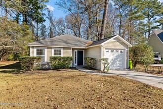 805 Deerfoot Cir in New Bern, NC - Building Photo - Building Photo