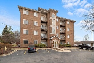 941 N Swift Rd in Addison, IL - Building Photo - Building Photo