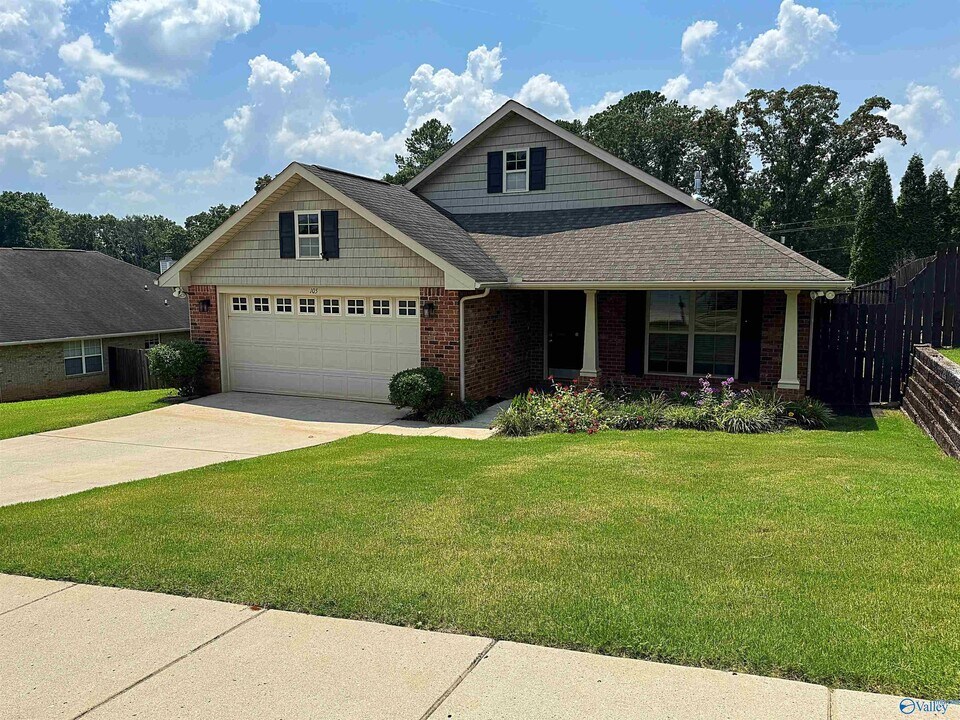 105 Oak Shade Dr in Madison, AL - Building Photo