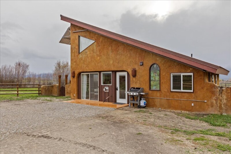 725 N Burnt Fork Rd-Unit -Sapphire in Stevensville, MT - Building Photo