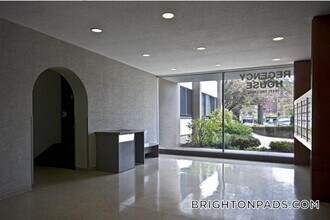 1455 Commonwealth Ave in Boston, MA - Building Photo - Building Photo