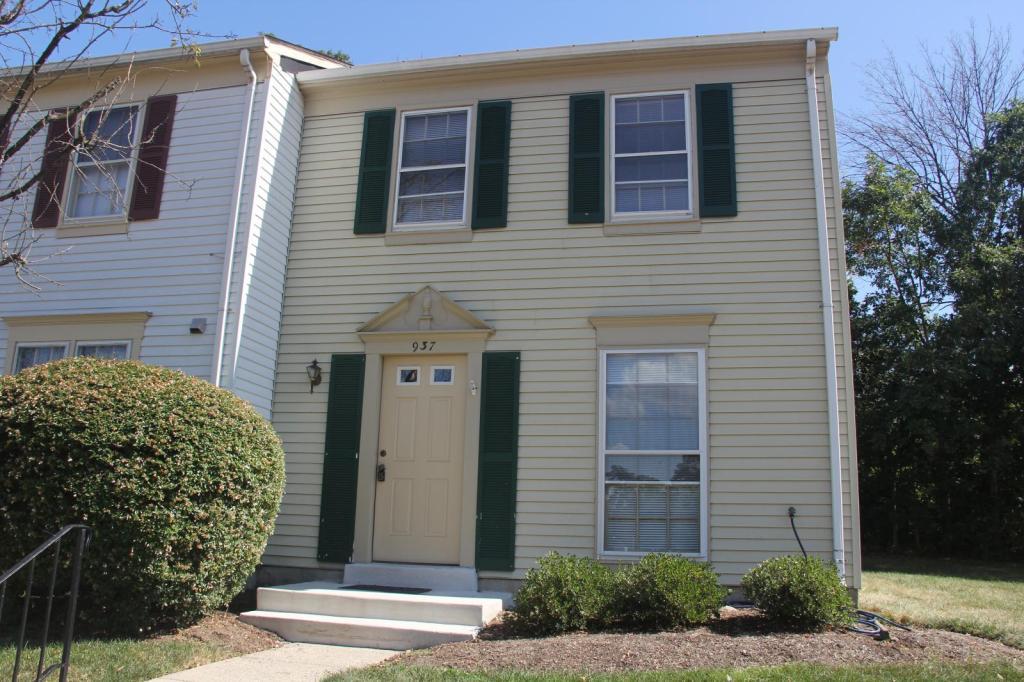 937 Holborn Ct in Sterling, VA - Building Photo