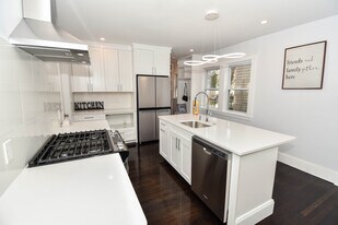 27 Wood St, Unit 1 in Cambridge, MA - Building Photo