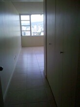 400 Hobron Ln, Unit 2504 in Honolulu, HI - Building Photo - Building Photo