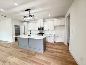 2102 Norwich Ave in Lubbock, TX - Building Photo - Building Photo