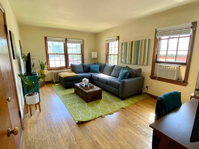 410 Castle Pl in Madison, WI - Building Photo - Building Photo