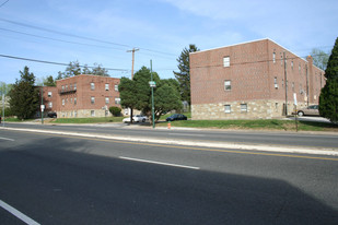 7931-7933 Castor Ave Apartments