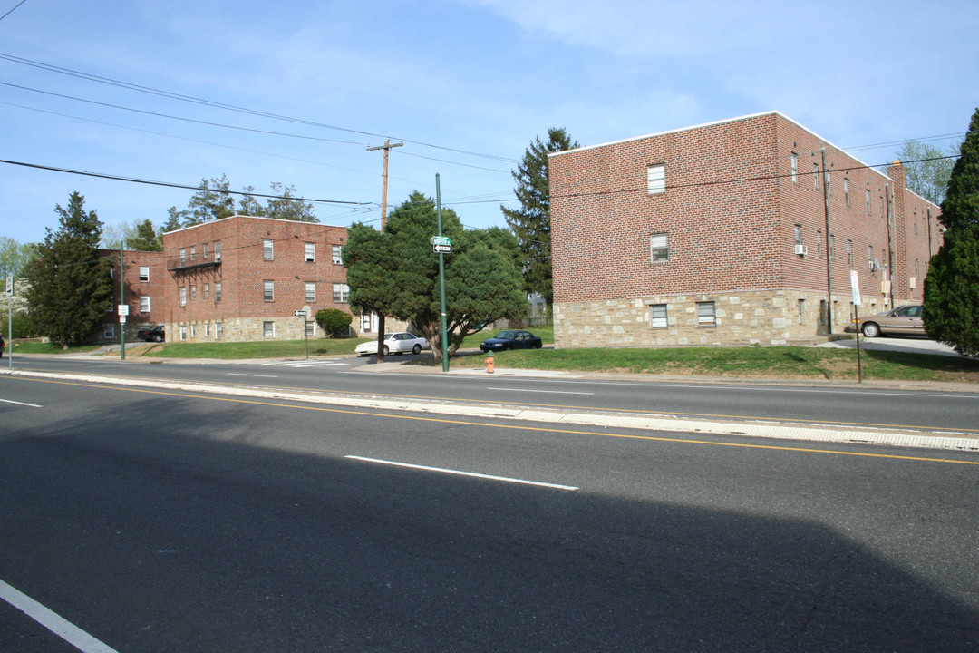 7931-7933 Castor Ave in Philadelphia, PA - Foto de edificio