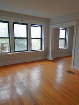 329 Harvard St, Unit 1 in Cambridge, MA - Building Photo