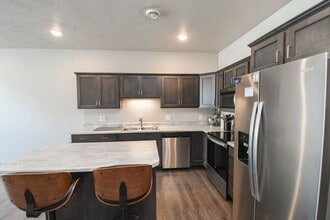 6120 S Alki Pl in Sioux Falls, SD - Foto de edificio - Building Photo