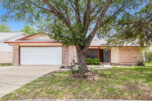 7534 Rustic Trail in San Antonio, TX - Building Photo