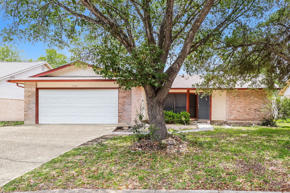 7534 Rustic Trail in San Antonio, TX - Building Photo